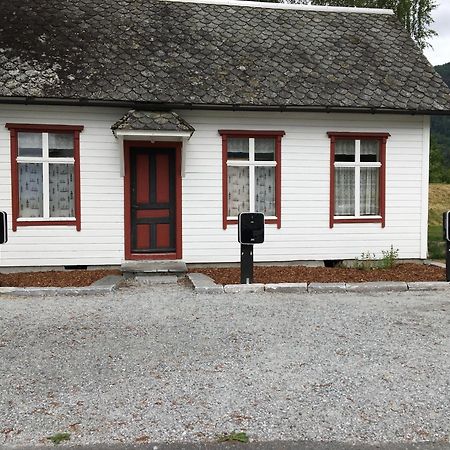 Innvik Fjordhotell Экстерьер фото