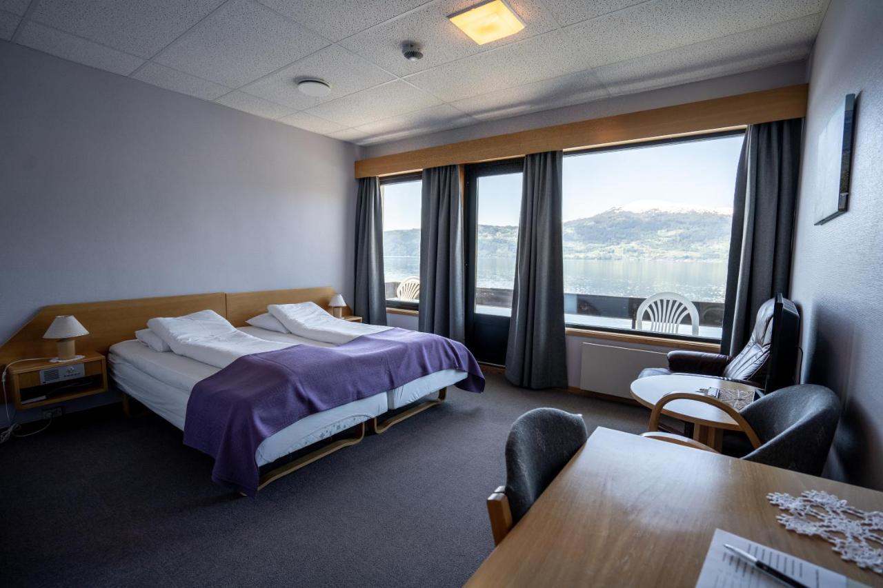 Innvik Fjordhotell Экстерьер фото