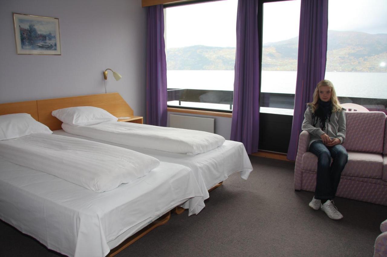 Innvik Fjordhotell Экстерьер фото
