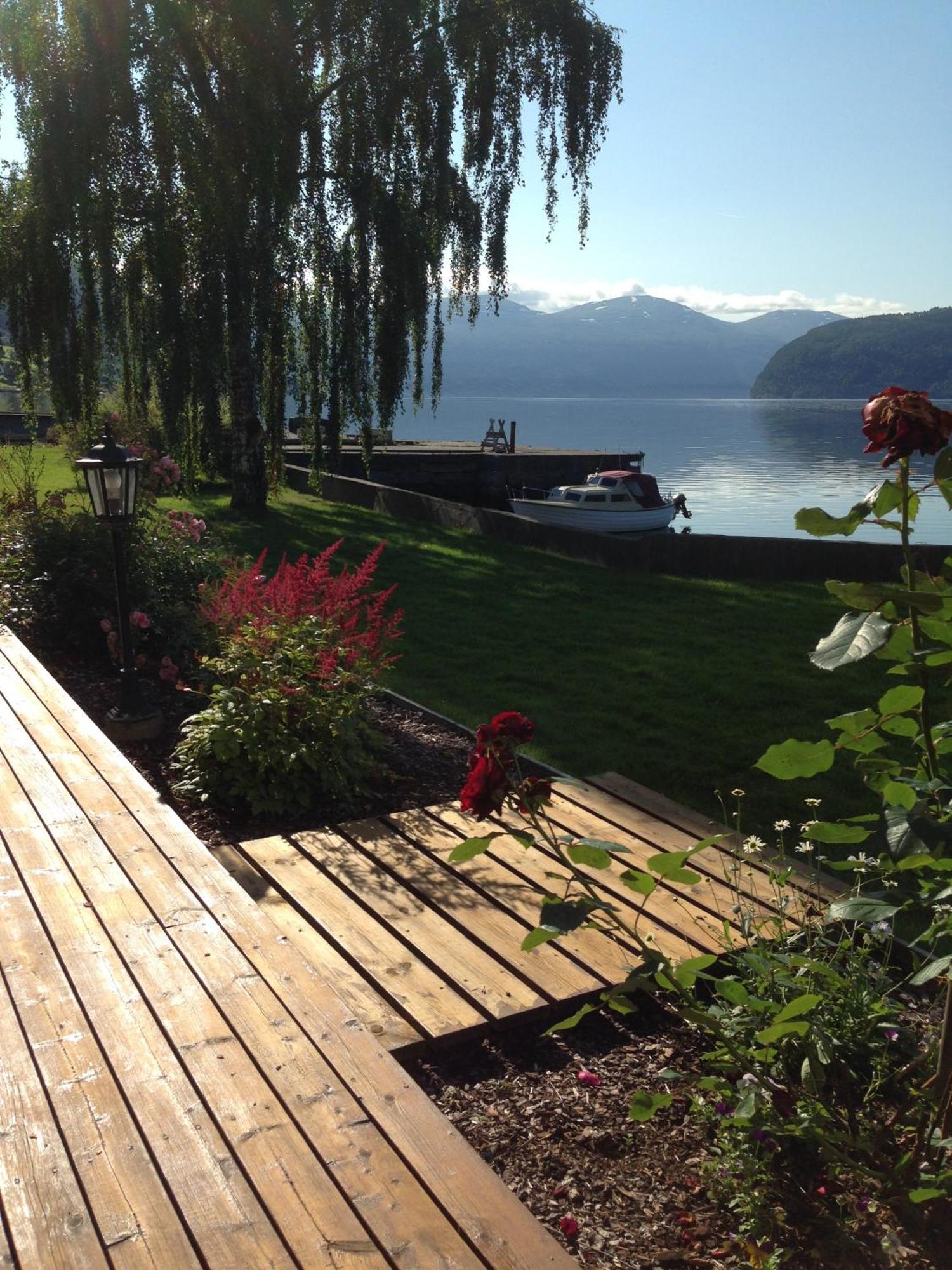 Innvik Fjordhotell Экстерьер фото
