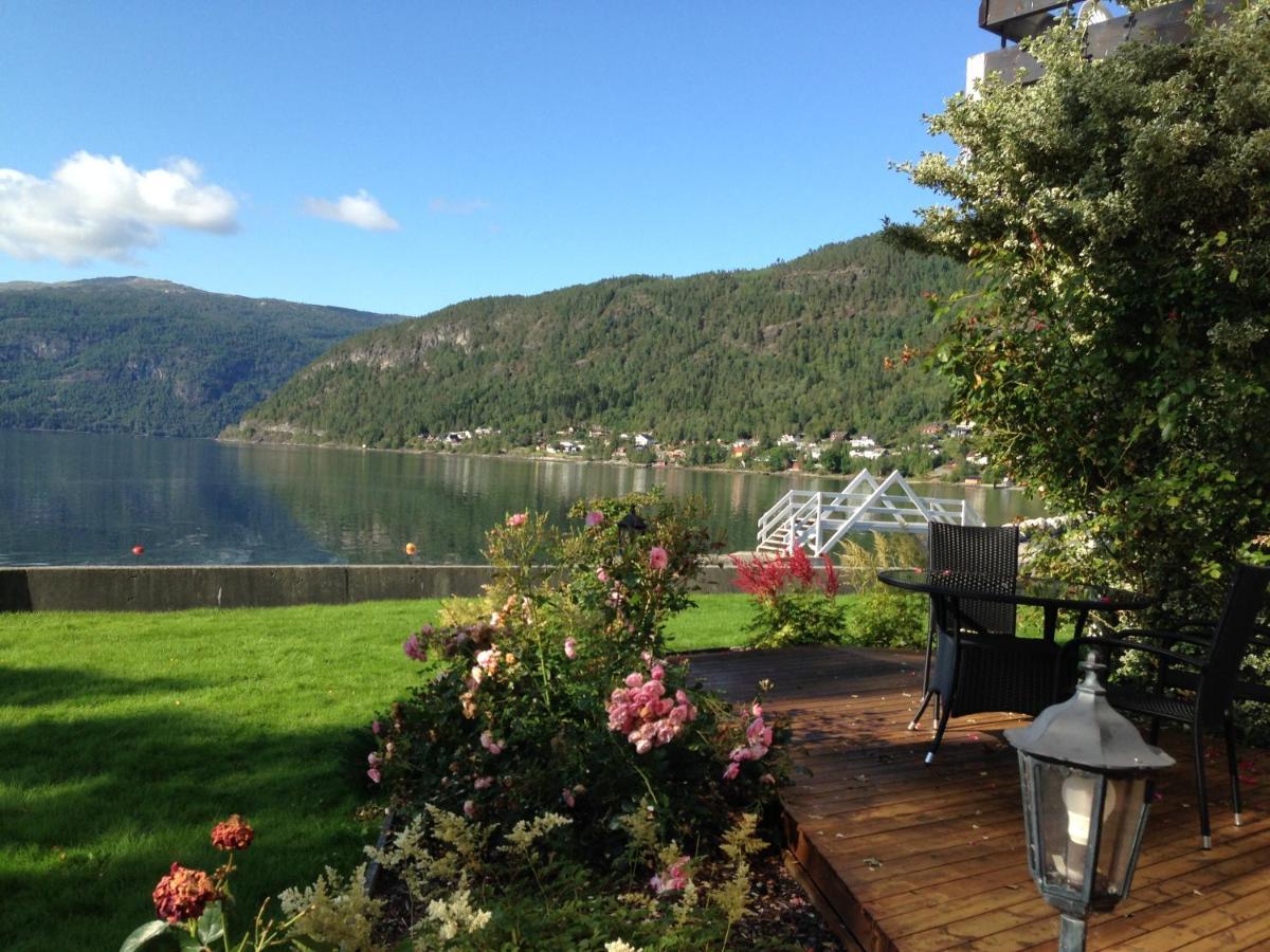 Innvik Fjordhotell Экстерьер фото